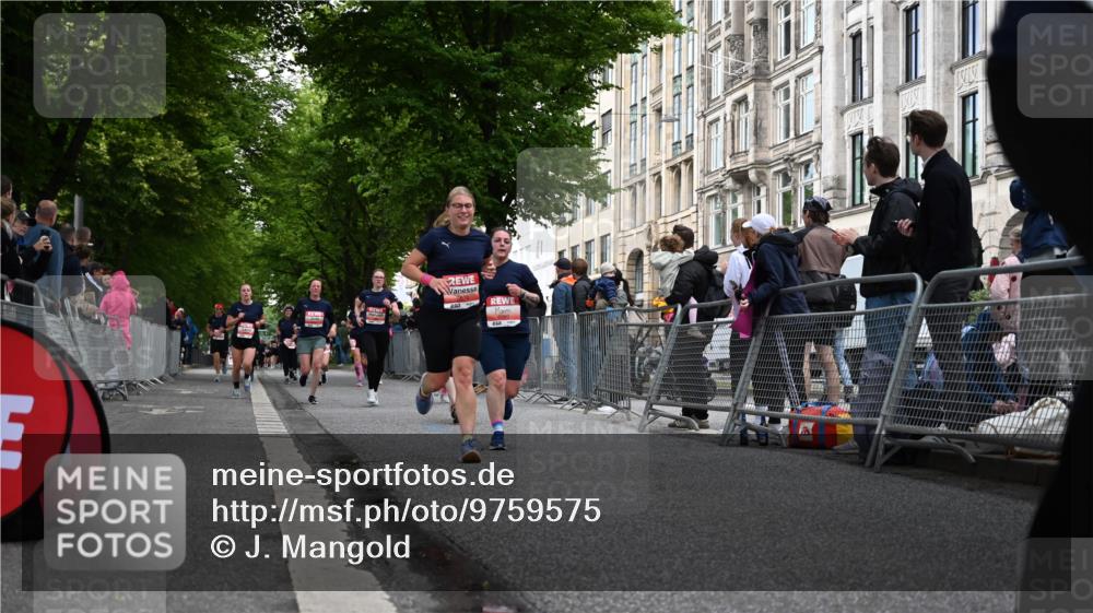 14.06.2026 - REWE Women's Run J. Mangold http://msf.ph/oto/9759575 14.06.2026 11:01:48 Ziel 5049, 5121, 5170, 5343, 5398, 5410, 5456, 5514, 5546, 5601, 5607, 5609, 5610, 5853, 5865, 5882, 5992, 6060 meine-sportfotos.de