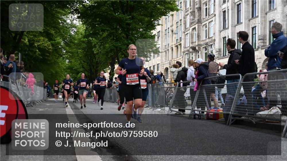 14.06.2026 - REWE Women's Run J. Mangold http://msf.ph/oto/9759580 14.06.2026 11:01:49 Ziel 5049, 5121, 5170, 5343, 5398, 5410, 5456, 5514, 5546, 5601, 5607, 5609, 5610, 5853, 5865, 5882, 5992, 6060 meine-sportfotos.de