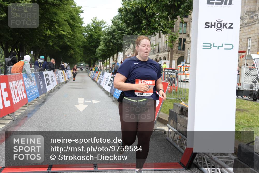 14.06.2026 - REWE Women's Run Strokosch-Dieckow http://msf.ph/oto/9759584 14.06.2026 11:17:49 Ziel 5878 meine-sportfotos.de