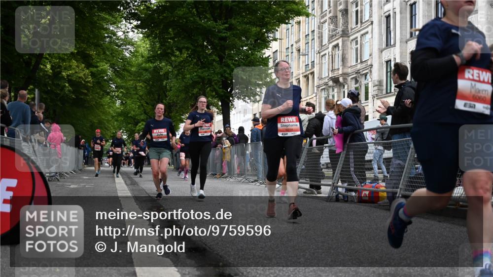 14.06.2026 - REWE Women's Run J. Mangold http://msf.ph/oto/9759596 14.06.2026 11:01:51 Ziel 5027, 5049, 5310, 5456, 5514, 5561, 5601, 5607, 5608, 5609, 5610, 5853, 5865, 5882, 5992, 6060 meine-sportfotos.de