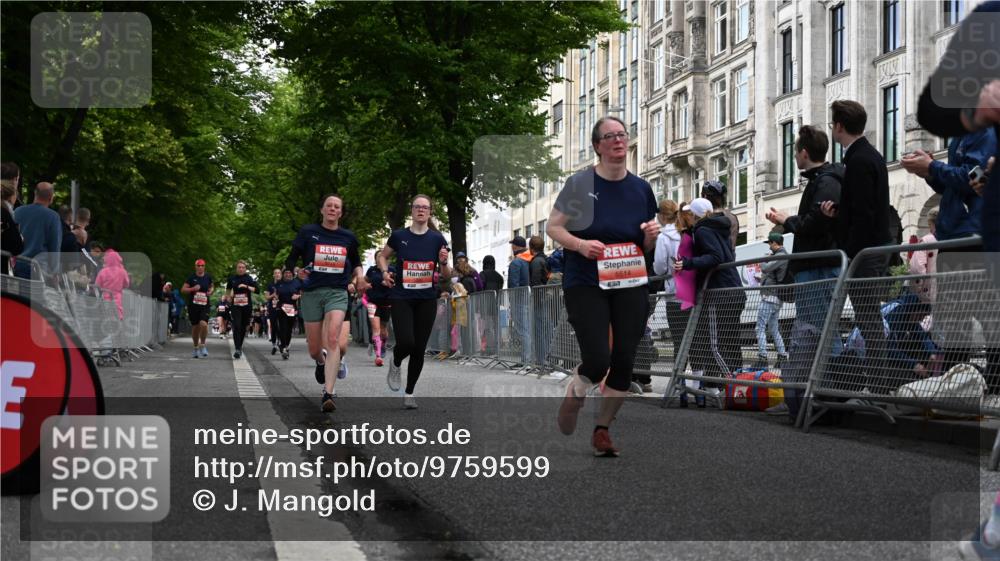 14.06.2026 - REWE Women's Run J. Mangold http://msf.ph/oto/9759599 14.06.2026 11:01:51 Ziel 5027, 5049, 5310, 5456, 5514, 5561, 5601, 5607, 5608, 5609, 5610, 5853, 5865, 5882, 5992, 6060 meine-sportfotos.de