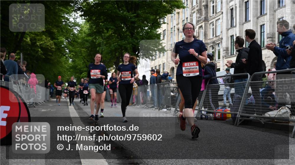 14.06.2026 - REWE Women's Run J. Mangold http://msf.ph/oto/9759602 14.06.2026 11:01:51 Ziel 5027, 5049, 5310, 5456, 5514, 5561, 5601, 5607, 5608, 5609, 5610, 5853, 5865, 5882, 5992, 6060 meine-sportfotos.de