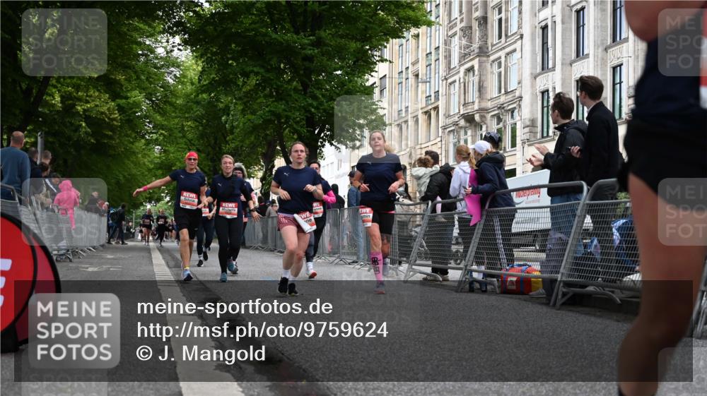 14.06.2026 - REWE Women's Run J. Mangold http://msf.ph/oto/9759624 14.06.2026 11:01:55 Ziel 5027, 5049, 5192, 5310, 5511, 5514, 5561, 5601, 5608, 5689, 5865, 5882, 6060 meine-sportfotos.de