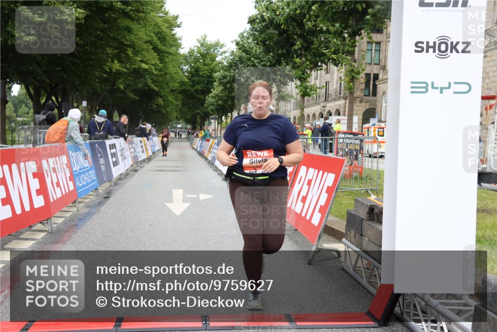 14.06.2026 - REWE Women's Run Strokosch-Dieckow http://msf.ph/oto/9759627 14.06.2026 11:17:49 Ziel 5878 meine-sportfotos.de