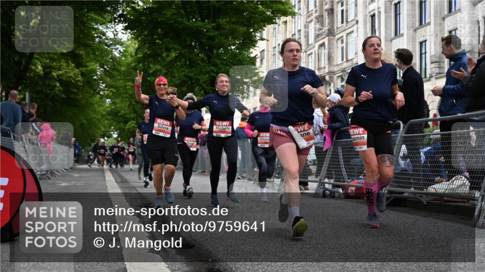 14.06.2026 - REWE Women's Run J. Mangold http://msf.ph/oto/9759641 14.06.2026 11:01:56 Ziel 5027, 5049, 5192, 5261, 5310, 5511, 5514, 5561, 5601, 5608, 5689, 5865, 5882 meine-sportfotos.de