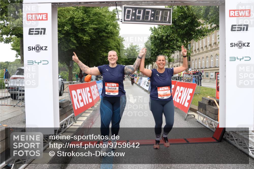 14.06.2026 - REWE Women's Run Strokosch-Dieckow http://msf.ph/oto/9759642 14.06.2026 11:17:39 Ziel 5220, 5655, 5711, 6062, 6071 meine-sportfotos.de