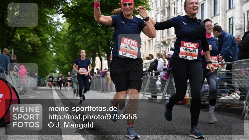 14.06.2026 - REWE Women's Run J. Mangold http://msf.ph/oto/9759658 14.06.2026 11:01:57 Ziel 5027, 5049, 5192, 5261, 5310, 5511, 5561, 5601, 5608, 5685, 5689, 5882 meine-sportfotos.de