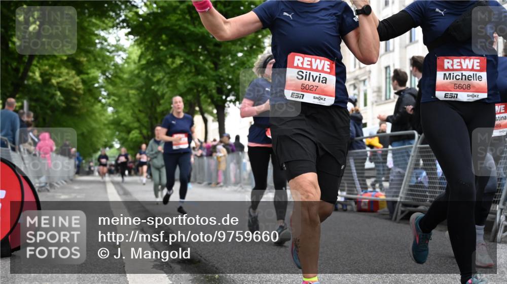 14.06.2026 - REWE Women's Run J. Mangold http://msf.ph/oto/9759660 14.06.2026 11:01:58 Ziel 5027, 5192, 5261, 5310, 5511, 5561, 5601, 5608, 5685, 5689 meine-sportfotos.de