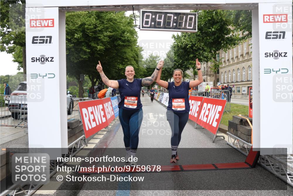 14.06.2026 - REWE Women's Run Strokosch-Dieckow http://msf.ph/oto/9759678 14.06.2026 11:17:39 Ziel 5220, 5655, 5711, 6062, 6071 meine-sportfotos.de