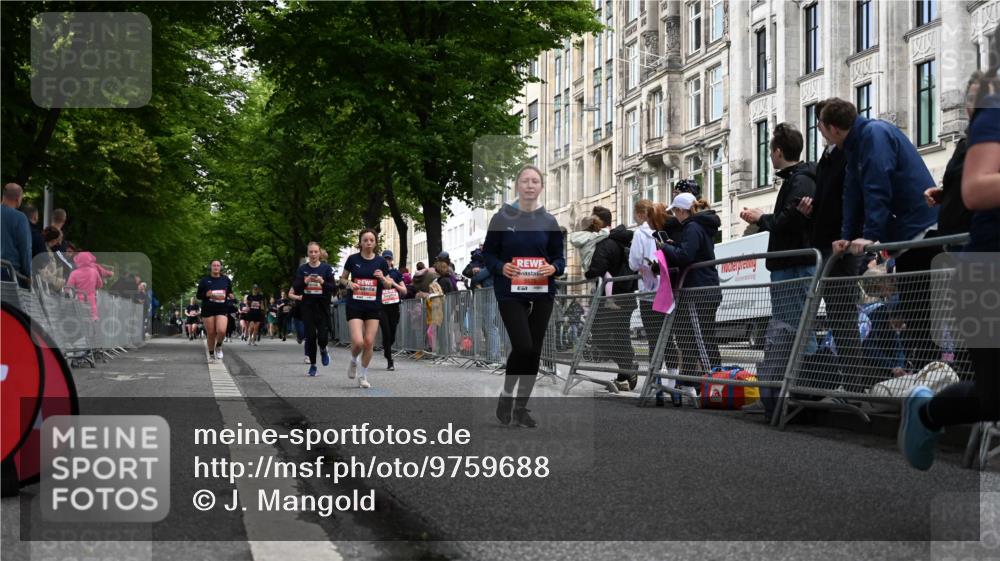 14.06.2026 - REWE Women's Run J. Mangold http://msf.ph/oto/9759688 14.06.2026 11:02:03 Ziel 5192, 5261, 5309, 5377, 5511, 5579, 5685, 5780, 5932 meine-sportfotos.de