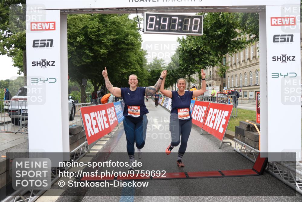 14.06.2026 - REWE Women's Run Strokosch-Dieckow http://msf.ph/oto/9759692 14.06.2026 11:17:39 Ziel 5220, 5655, 5711, 6062, 6071 meine-sportfotos.de