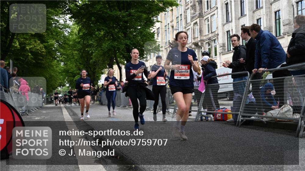 14.06.2026 - REWE Women's Run J. Mangold http://msf.ph/oto/9759707 14.06.2026 11:02:06 Ziel 5176, 5261, 5309, 5377, 5579, 5685, 5780, 5932 meine-sportfotos.de