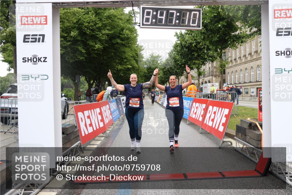 14.06.2026 - REWE Women's Run Strokosch-Dieckow http://msf.ph/oto/9759708 14.06.2026 11:17:38 Ziel 5220, 5655, 5711, 6062, 6071 meine-sportfotos.de