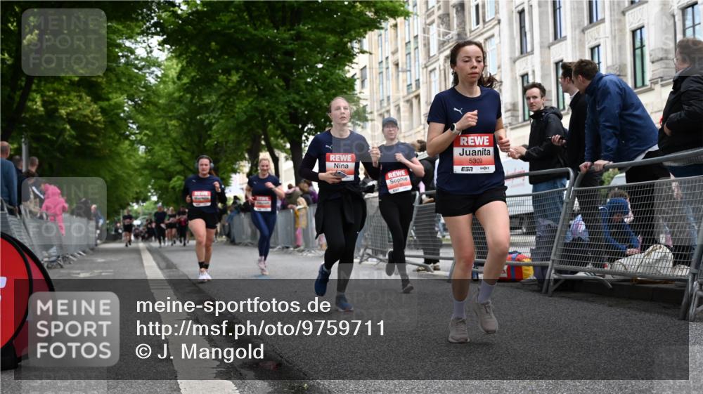 14.06.2026 - REWE Women's Run J. Mangold http://msf.ph/oto/9759711 14.06.2026 11:02:06 Ziel 5176, 5261, 5309, 5377, 5579, 5685, 5780, 5932 meine-sportfotos.de