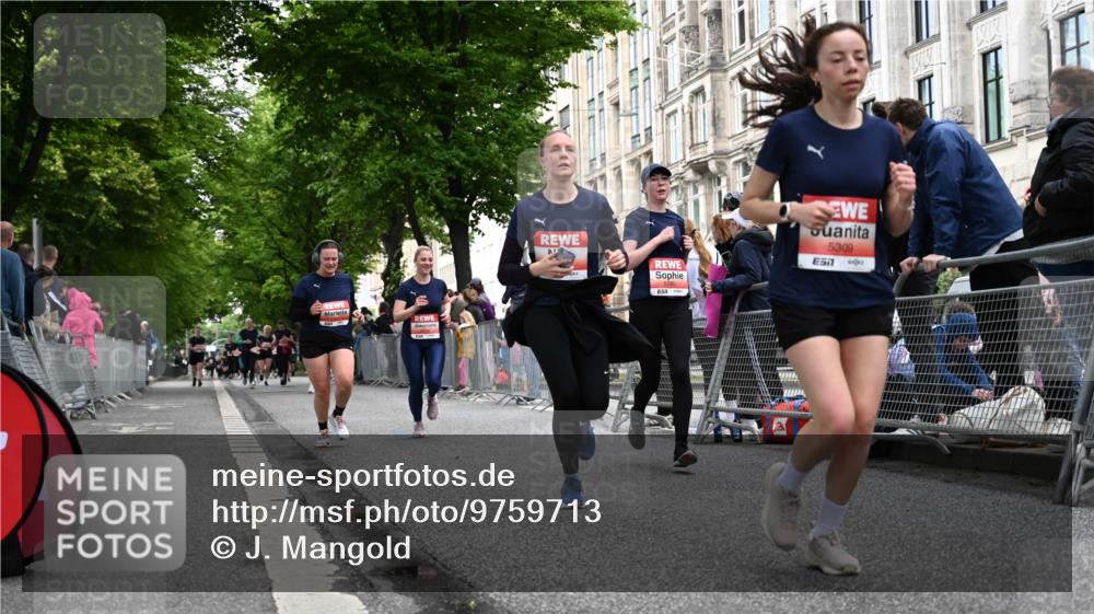 14.06.2026 - REWE Women's Run J. Mangold http://msf.ph/oto/9759713 14.06.2026 11:02:07 Ziel 5176, 5309, 5377, 5579, 5685, 5780, 5932 meine-sportfotos.de
