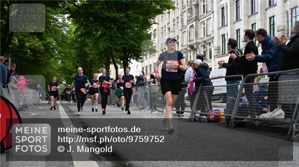 14.06.2026 - REWE Women's Run J. Mangold http://msf.ph/oto/9759752 14.06.2026 11:02:15 Ziel 5133, 5179, 5644, 5704, 5777, 5802, 5935 meine-sportfotos.de