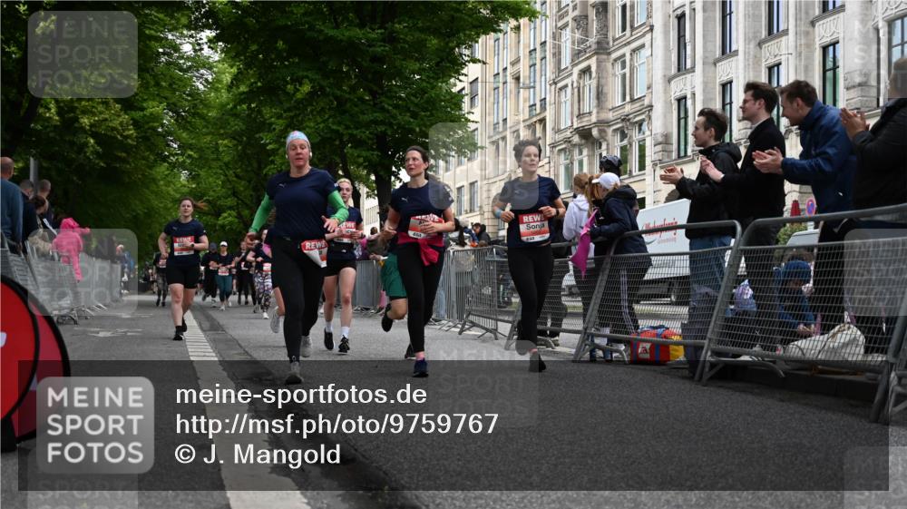 14.06.2026 - REWE Women's Run J. Mangold http://msf.ph/oto/9759767 14.06.2026 11:02:17 Ziel 5133, 5179, 5372, 5428, 5540, 5644, 5704, 5777, 5802, 5935 meine-sportfotos.de