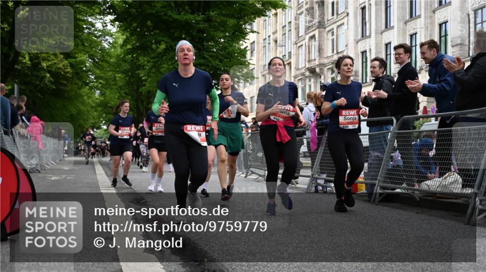 14.06.2026 - REWE Women's Run J. Mangold http://msf.ph/oto/9759779 14.06.2026 11:02:18 Ziel 5133, 5179, 5372, 5428, 5521, 5540, 5644, 5704, 5777, 5802, 5935 meine-sportfotos.de