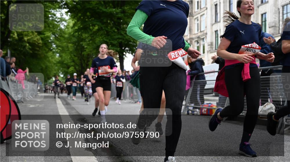 14.06.2026 - REWE Women's Run J. Mangold http://msf.ph/oto/9759790 14.06.2026 11:02:19 Ziel 5133, 5179, 5260, 5372, 5428, 5521, 5540, 5644, 5704, 5777, 5802, 5935 meine-sportfotos.de