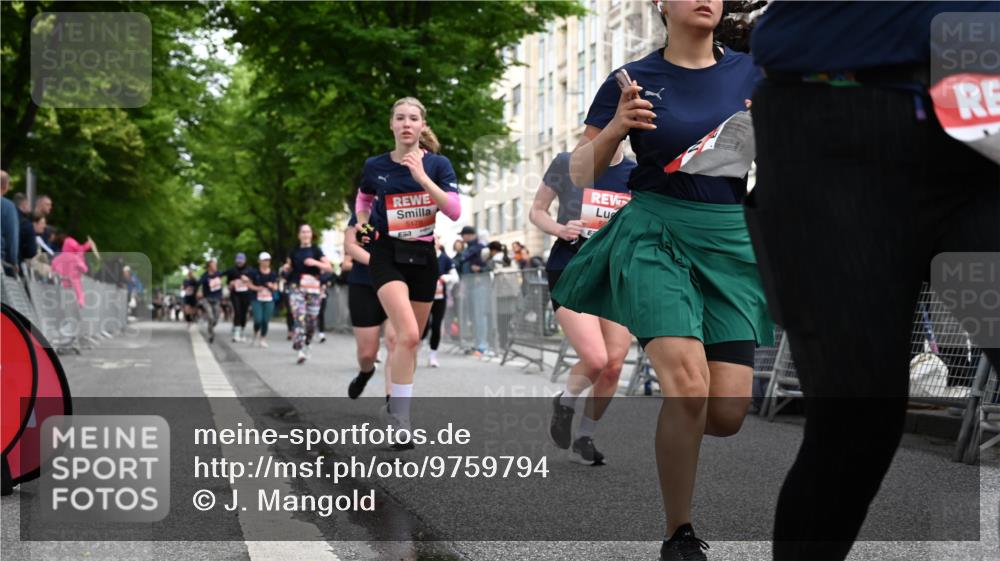 14.06.2026 - REWE Women's Run J. Mangold http://msf.ph/oto/9759794 14.06.2026 11:02:20 Ziel 5133, 5179, 5260, 5372, 5428, 5521, 5540, 5644, 5704, 5777, 5802, 5935 meine-sportfotos.de