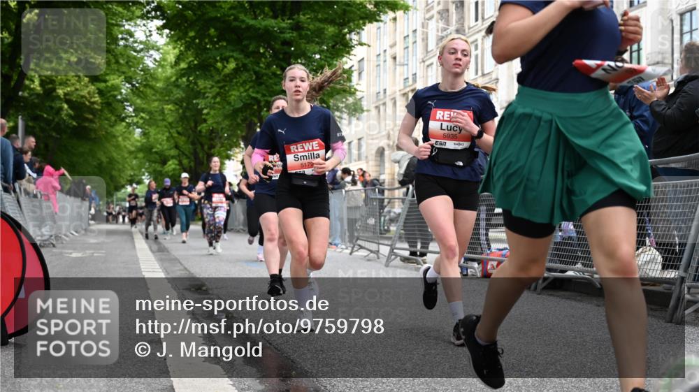 14.06.2026 - REWE Women's Run J. Mangold http://msf.ph/oto/9759798 14.06.2026 11:02:20 Ziel 5133, 5179, 5260, 5372, 5428, 5521, 5540, 5644, 5704, 5777, 5802, 5935 meine-sportfotos.de