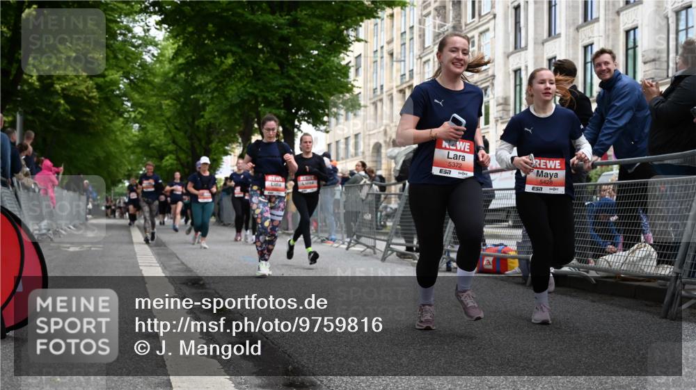 14.06.2026 - REWE Women's Run J. Mangold http://msf.ph/oto/9759816 14.06.2026 11:02:23 Ziel 5133, 5179, 5260, 5372, 5373, 5428, 5521, 5540, 5567, 5644, 5650, 5704, 5802, 5814, 5935, 5991 meine-sportfotos.de