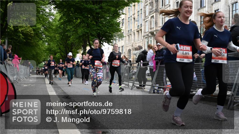 14.06.2026 - REWE Women's Run J. Mangold http://msf.ph/oto/9759818 14.06.2026 11:02:23 Ziel 5133, 5179, 5260, 5372, 5373, 5428, 5521, 5540, 5567, 5644, 5650, 5704, 5802, 5814, 5935, 5991 meine-sportfotos.de