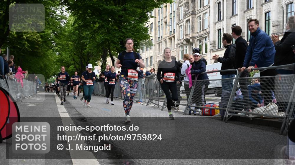 14.06.2026 - REWE Women's Run J. Mangold http://msf.ph/oto/9759824 14.06.2026 11:02:23 Ziel 5133, 5179, 5260, 5372, 5373, 5428, 5521, 5540, 5567, 5644, 5650, 5704, 5802, 5814, 5935, 5991 meine-sportfotos.de