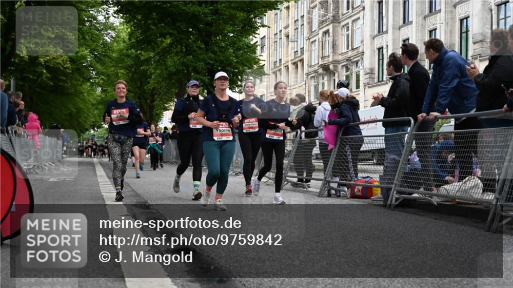14.06.2026 - REWE Women's Run J. Mangold http://msf.ph/oto/9759842 14.06.2026 11:02:26 Ziel 5260, 5372, 5373, 5428, 5503, 5521, 5528, 5529, 5530, 5540, 5567, 5650, 5814, 5991 meine-sportfotos.de