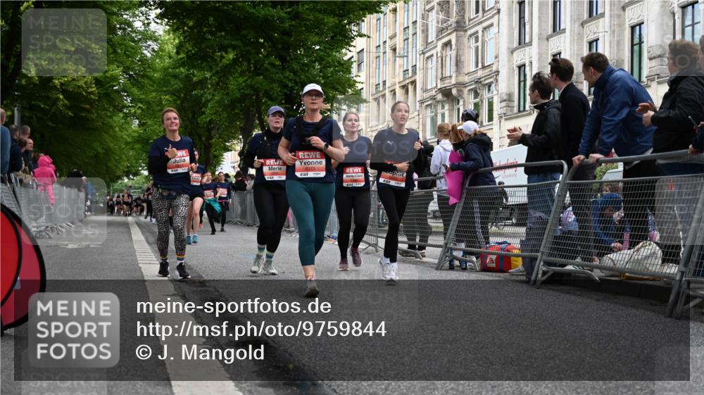 14.06.2026 - REWE Women's Run J. Mangold http://msf.ph/oto/9759844 14.06.2026 11:02:26 Ziel 5260, 5372, 5373, 5428, 5503, 5521, 5528, 5529, 5530, 5540, 5567, 5650, 5814, 5991 meine-sportfotos.de