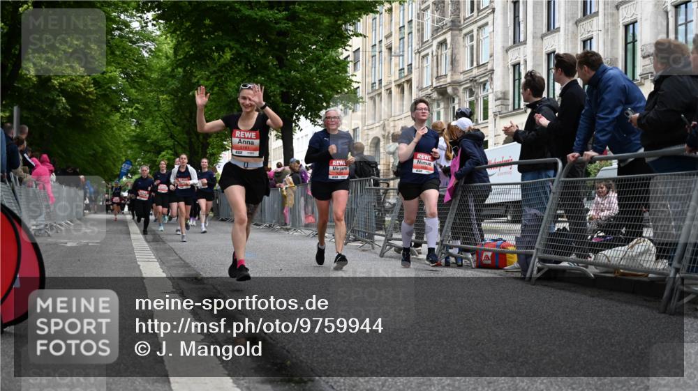 14.06.2026 - REWE Women's Run J. Mangold http://msf.ph/oto/9759944 14.06.2026 11:02:41 Ziel 5077, 5161, 5247, 5482, 5512, 5578, 5688, 5742, 5798, 5838, 6006 meine-sportfotos.de