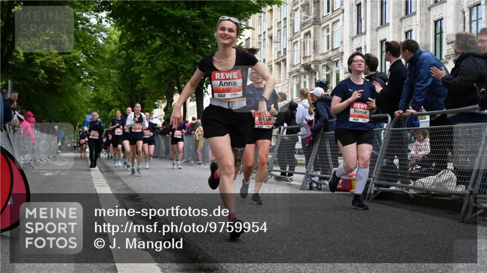 14.06.2026 - REWE Women's Run J. Mangold http://msf.ph/oto/9759954 14.06.2026 11:02:42 Ziel 5077, 5161, 5247, 5285, 5512, 5525, 5578, 5657, 5688, 5742, 5798, 5838 meine-sportfotos.de