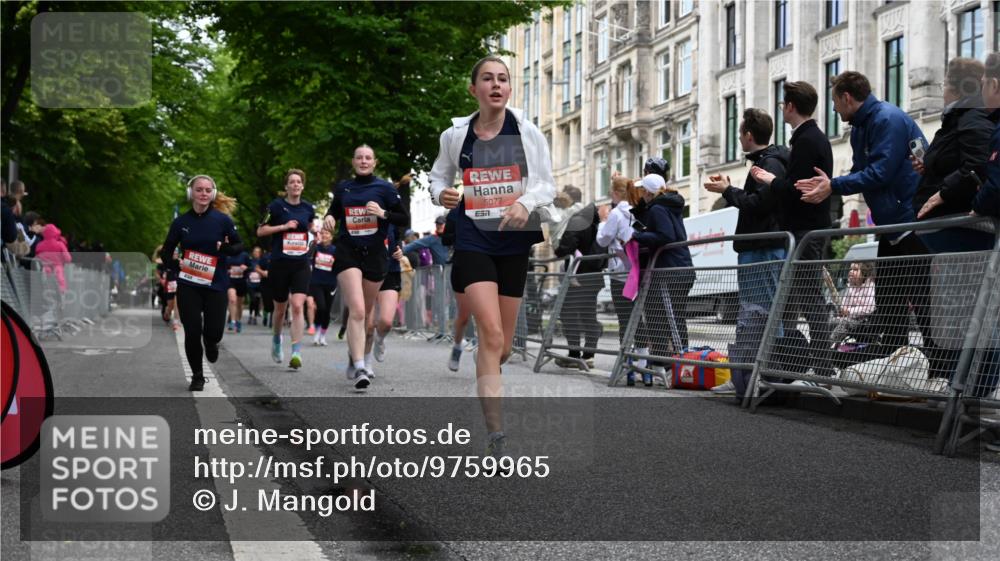 14.06.2026 - REWE Women's Run J. Mangold http://msf.ph/oto/9759965 14.06.2026 11:02:45 Ziel 5058, 5077, 5161, 5285, 5358, 5525, 5578, 5657, 5742, 5798, 5838, 5867 meine-sportfotos.de