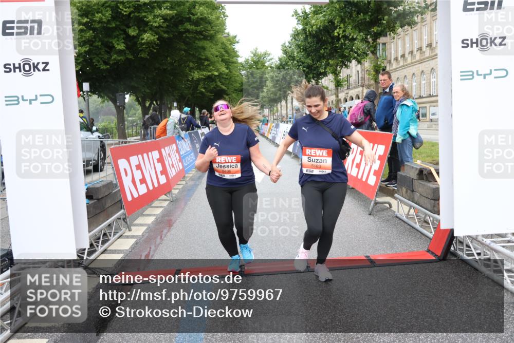 14.06.2026 - REWE Women's Run Strokosch-Dieckow http://msf.ph/oto/9759967 14.06.2026 11:17:08 Ziel 5163, 5495, 5628, 6004 meine-sportfotos.de