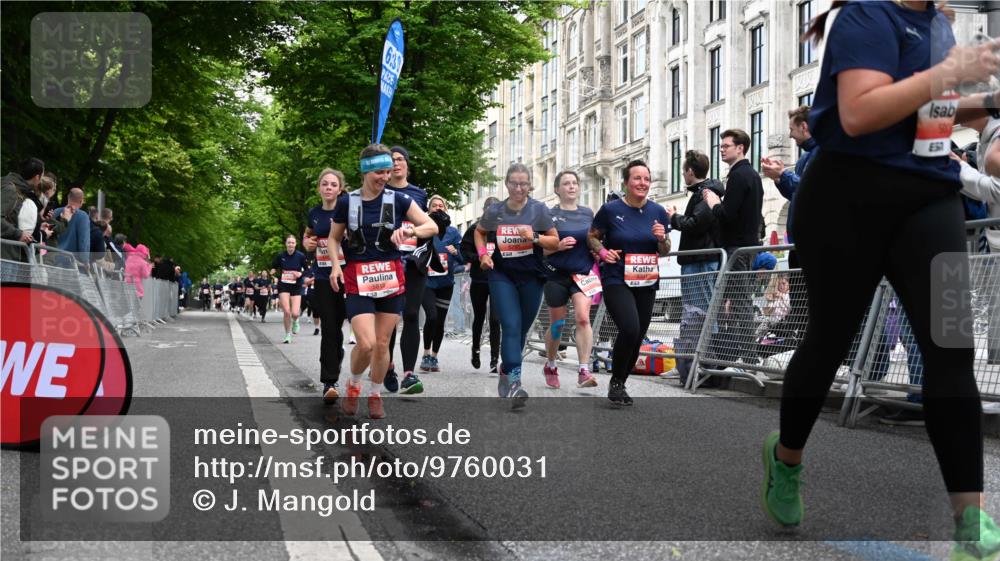 14.06.2026 - REWE Women's Run J. Mangold http://msf.ph/oto/9760031 14.06.2026 11:02:52 Ziel 5038, 5039, 5058, 5285, 5331, 5358, 5449, 5525, 5557, 5657, 5750, 5751, 5783, 5784, 5795, 5813, 5867, 5890, 5891, 5983 meine-sportfotos.de