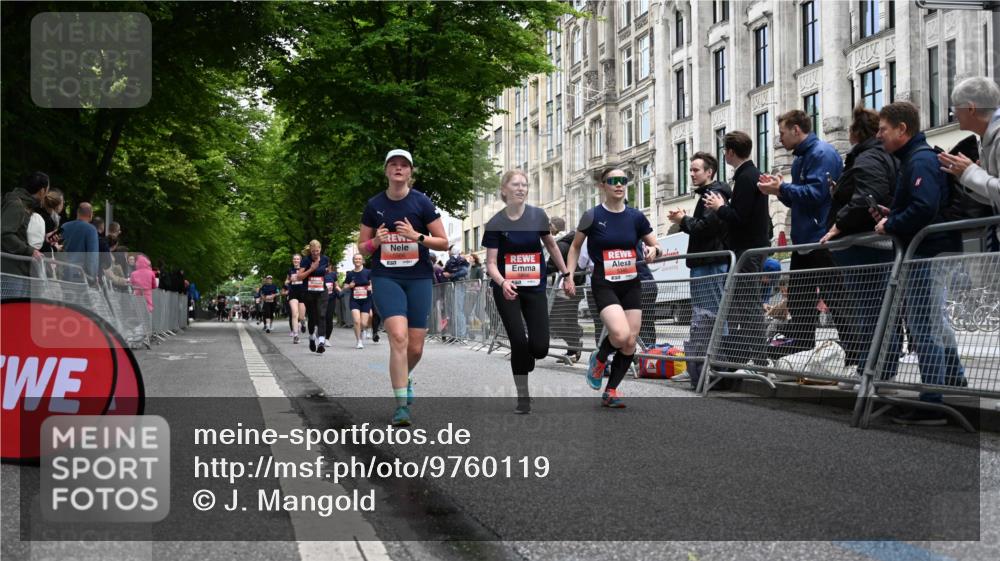 14.06.2026 - REWE Women's Run J. Mangold http://msf.ph/oto/9760119 14.06.2026 11:03:06 Ziel 5292, 5293, 5345, 5356, 5367, 5566, 5623, 5835, 5866, 5988 meine-sportfotos.de