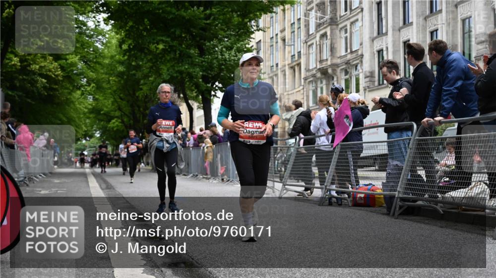 14.06.2026 - REWE Women's Run J. Mangold http://msf.ph/oto/9760171 14.06.2026 11:03:17 Ziel 5137, 5167, 5297, 5454, 5823, 5885, 5914, 6009 meine-sportfotos.de