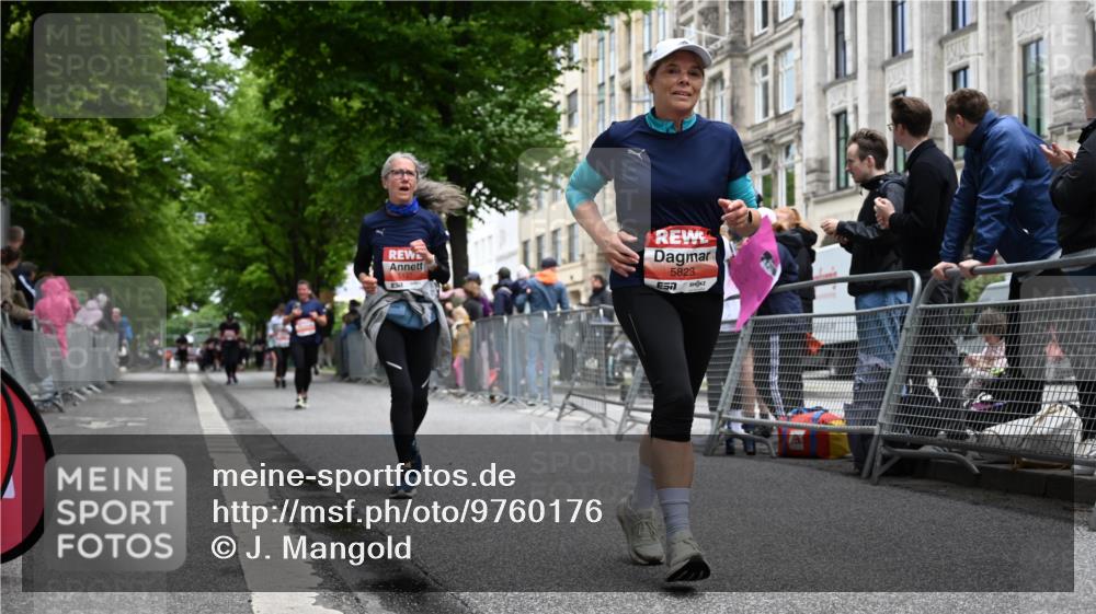 14.06.2026 - REWE Women's Run J. Mangold http://msf.ph/oto/9760176 14.06.2026 11:03:17 Ziel 5137, 5167, 5297, 5454, 5823, 5885, 5914, 6009 meine-sportfotos.de