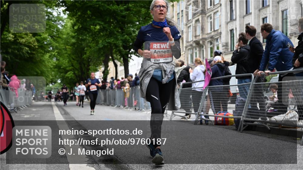 14.06.2026 - REWE Women's Run J. Mangold http://msf.ph/oto/9760187 14.06.2026 11:03:19 Ziel 5137, 5297, 5454, 5823, 5914 meine-sportfotos.de