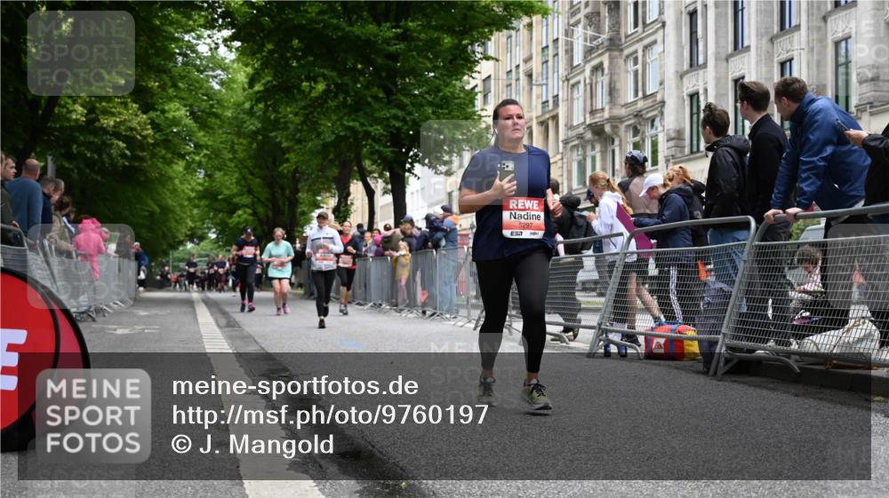 14.06.2026 - REWE Women's Run J. Mangold http://msf.ph/oto/9760197 14.06.2026 11:03:22 Ziel 5137, 5297, 5660, 5823 meine-sportfotos.de
