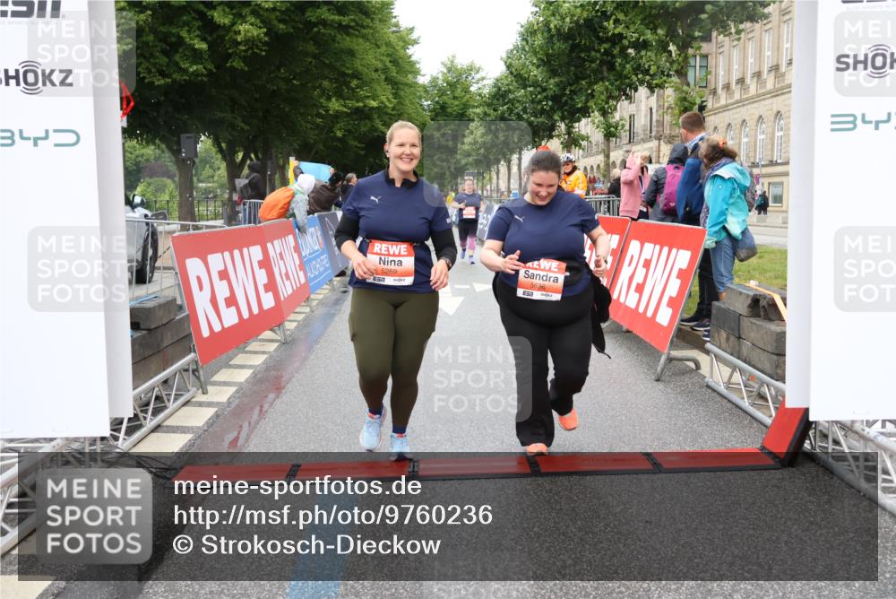 14.06.2026 - REWE Women's Run Strokosch-Dieckow http://msf.ph/oto/9760236 14.06.2026 11:16:46 Ziel 5269, 5636 meine-sportfotos.de