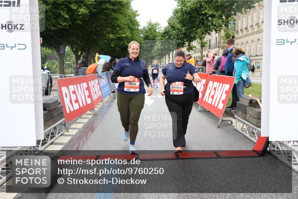 14.06.2026 - REWE Women's Run Strokosch-Dieckow http://msf.ph/oto/9760250 14.06.2026 11:16:46 Ziel 5269, 5636 meine-sportfotos.de