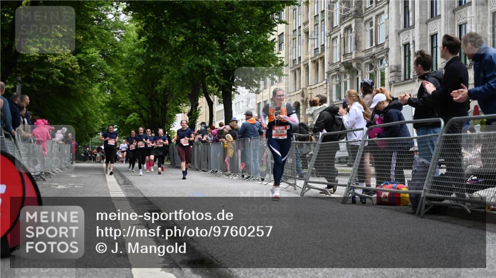14.06.2026 - REWE Women's Run J. Mangold http://msf.ph/oto/9760257 14.06.2026 11:03:34 Ziel 5195, 5204, 5951 meine-sportfotos.de