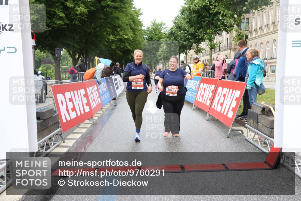 14.06.2026 - REWE Women's Run Strokosch-Dieckow http://msf.ph/oto/9760291 14.06.2026 11:16:45 Ziel 5269, 5636 meine-sportfotos.de