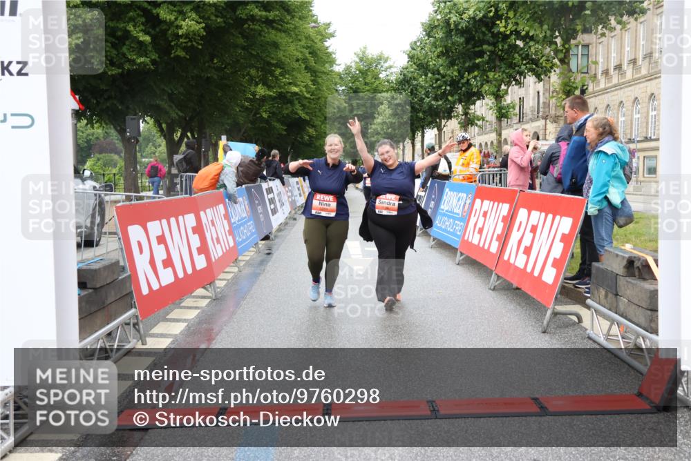 14.06.2026 - REWE Women's Run Strokosch-Dieckow http://msf.ph/oto/9760298 14.06.2026 11:16:45 Ziel 5269, 5636 meine-sportfotos.de