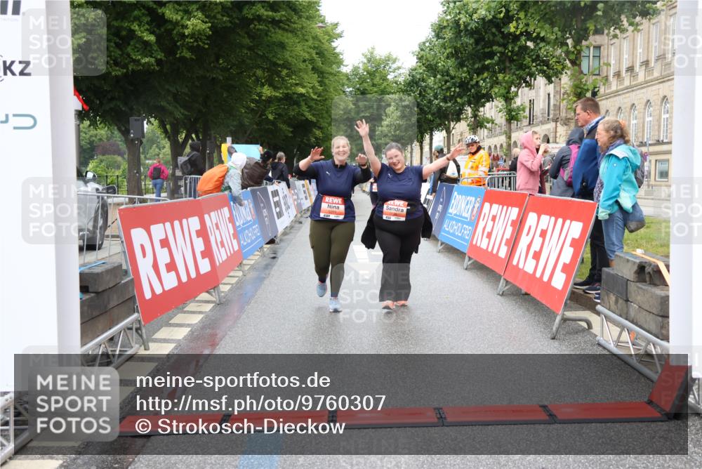 14.06.2026 - REWE Women's Run Strokosch-Dieckow http://msf.ph/oto/9760307 14.06.2026 11:16:45 Ziel 5269, 5636 meine-sportfotos.de