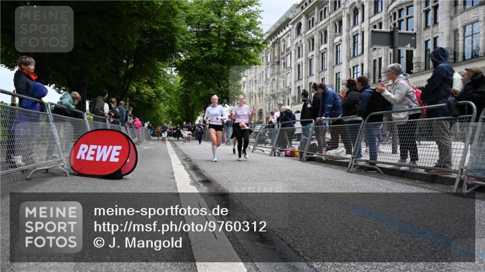 14.06.2026 - REWE Women's Run J. Mangold http://msf.ph/oto/9760312 14.06.2026 11:03:49 Ziel 5017, 6042, 6046, 6047 meine-sportfotos.de