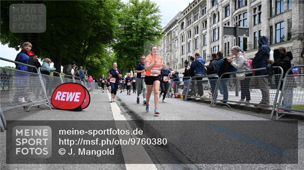 14.06.2026 - REWE Women's Run J. Mangold http://msf.ph/oto/9760380 14.06.2026 11:04:03 Ziel 5203, 5249, 5282, 5289, 5290, 5294, 5344, 5346, 5349, 5350, 5392, 5417, 5471, 5619, 5760, 5984, 5989, 6000, 6050 meine-sportfotos.de