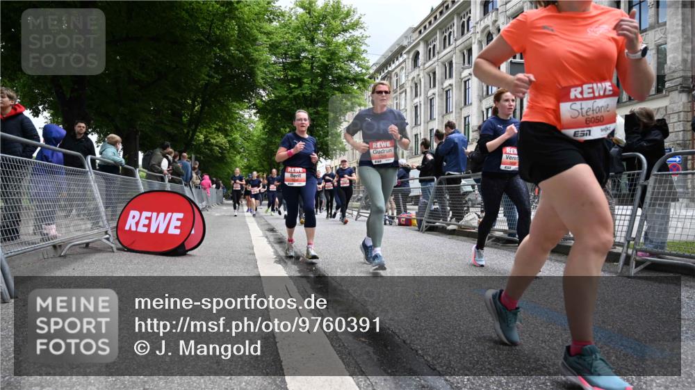 14.06.2026 - REWE Women's Run J. Mangold http://msf.ph/oto/9760391 14.06.2026 11:04:04 Ziel 5203, 5249, 5282, 5289, 5290, 5294, 5344, 5346, 5349, 5350, 5392, 5417, 5471, 5619, 5760, 5863, 5984, 5989, 6000, 6050 meine-sportfotos.de