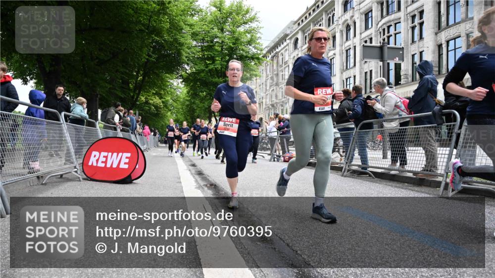 14.06.2026 - REWE Women's Run J. Mangold http://msf.ph/oto/9760395 14.06.2026 11:04:04 Ziel 5203, 5249, 5282, 5289, 5290, 5294, 5344, 5346, 5349, 5350, 5392, 5417, 5471, 5619, 5760, 5863, 5984, 5989, 6000, 6050 meine-sportfotos.de